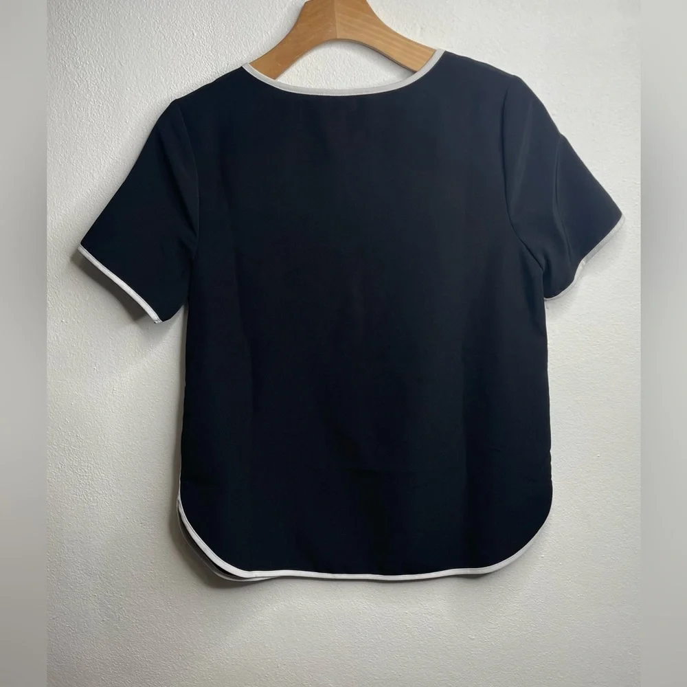 Forever 21 Women’s  Short Sleeves Top With Round neckline and Contrast Trim - Picture 4 of 5